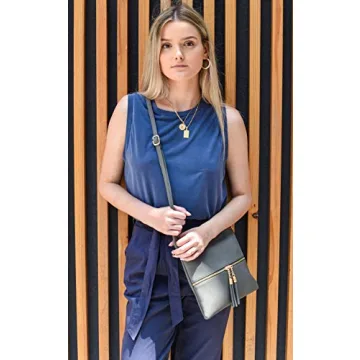 Stylish DELUXITY Lightweight Crossbody Bag for Every Occasion