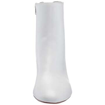 Chinese Laundry Women's DAVINNA Ankle Boot - Stylish & Comfortable