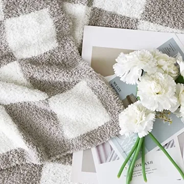 WRENSONGE Soft Checkered Throw Blanket for Comfort