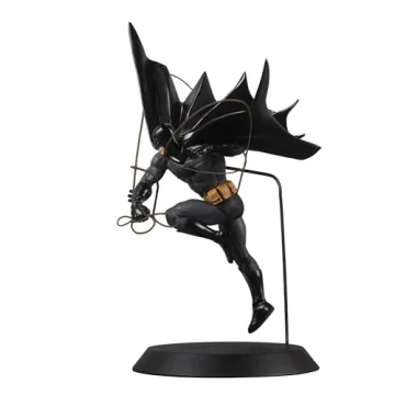 Batman 1:6 Scale Statue by McFarlane Toys