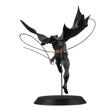 Batman 1:6 Scale Statue by McFarlane Toys