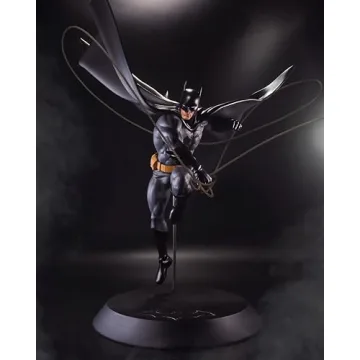 Batman 1:6 Scale Statue by McFarlane Toys