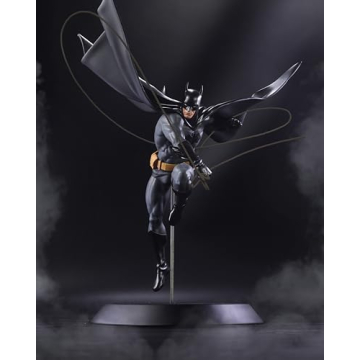 Batman 1:6 Scale Statue by McFarlane Toys