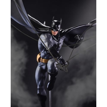 Batman 1:6 Scale Statue by McFarlane Toys