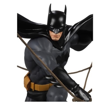 Batman 1:6 Scale Statue by McFarlane Toys