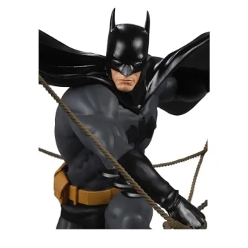Batman 1:6 Scale Statue by McFarlane Toys