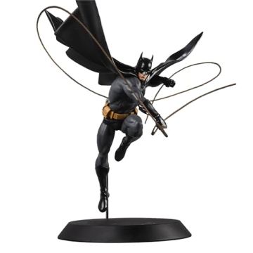 Batman 1:6 Scale Statue by McFarlane Toys