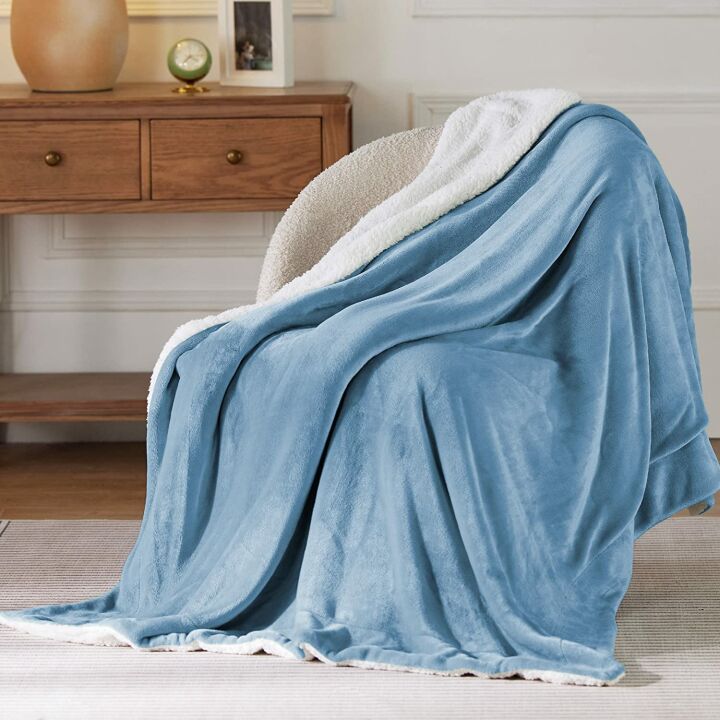 Sherpa Fleece Throw Blanket - Cozy & Soft Design