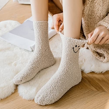 NIGEIYEME 5 Pairs Cute Smiley Cozy Socks for Women