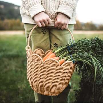 Sturdy Scalloped Edge Round Rattan Storage Basket for Stylish Organization
