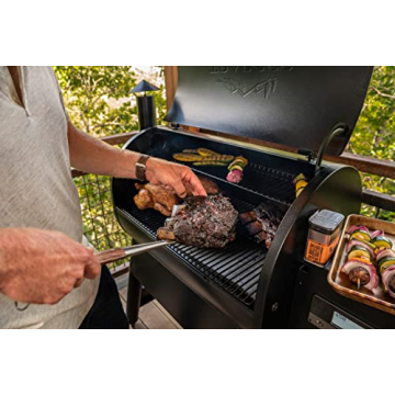 Traeger Pro 780 Pellet Grill with Wi-Fi and Food Probe