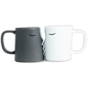 Occasional Kissing Couple Mug Set for Engaging Gifts and Wedding Treasures