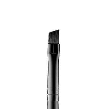 e.l.f. Studio Small Angled Brush