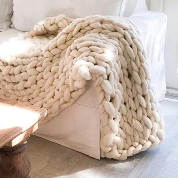 Elegant Chunky Knit Blanket in Soft Merino Wool