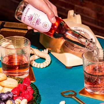 Gruvi Non-Alcoholic Bubbly Rose, 8 Bottles, 60 calories per serving, 0% ABV, Non Alcoholic Sparkling Wine, Zero Alcohol Wine