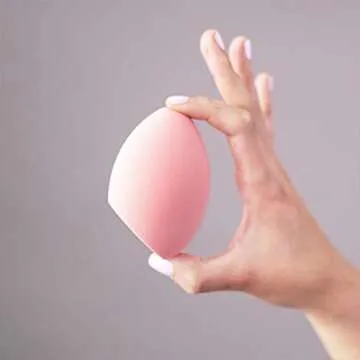 Real Techniques Cruelty Free Miracle Finish Sponge (Pack of 1) for a Natural Look, Ideal for Cream, Pressed Powder, & Liquid Blush, Latex Free (Packaging May Vary)