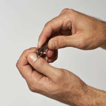 Tweezerman Men's Mini Hangnail Squeeze Snip Nipper, Silver