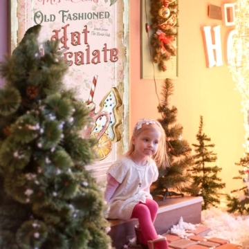 GREHUMOR Pink Christmas Door Cover for Festive Decor