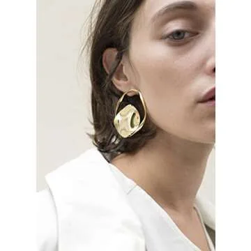 Elegant Gold Statement Hoop Earrings for Fashion Lovers