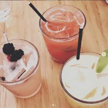 GDMINLO 100 Pack Paper Straws Black Eco-Friendly Drinking Biodegradable for Party Supplies, Bridal/Baby Shower, Birthday, Mixed Drinks, Weddings, Restaurant, Food Service