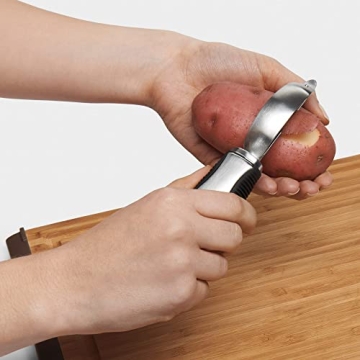 OXO Swivel Peeler - Sharp Stainless Steel Kitchen Tool