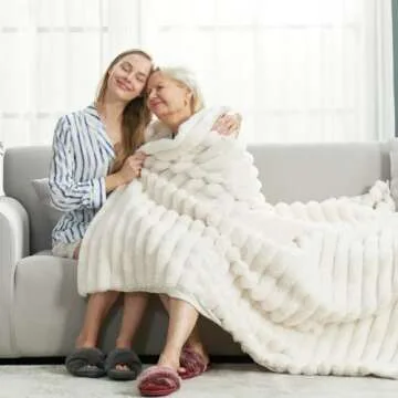 Cozy Bliss Faux Fur Throw Blanket - Soft, Stylish Plush Blanket for All Occasions