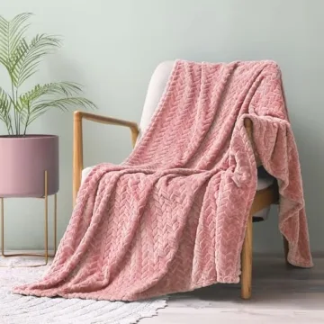 Exclusivo Mezcla Pink Fleece Throw Blanket for Cozy Moments