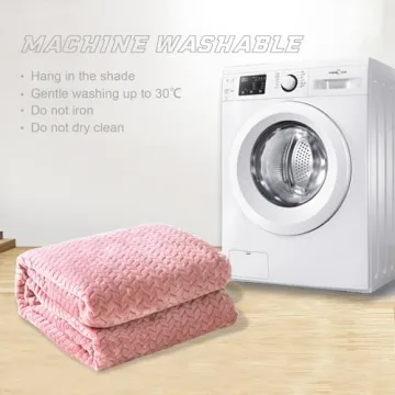 Exclusivo Mezcla Pink Fleece Throw Blanket for Cozy Moments