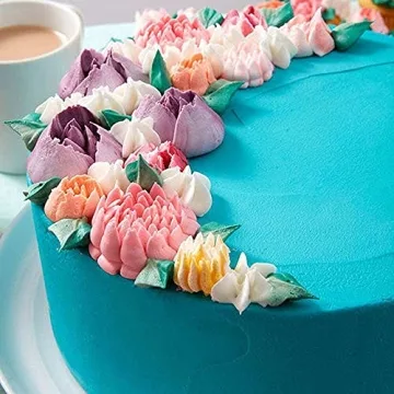 Wilton 4-Piece Easy Blooms Piping Tips for Baker