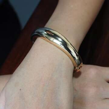 Aktully Chunky Gold Cuff Bangle Bracelets for Women 18k Gold Statement Bracelet Minimalist Thick Gold Hinge Wrist Cuff Bracelets Trendy Jewelry for Women Men (Gold)