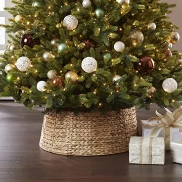 Elegant Water Hyacinth Christmas Tree Collar for Holidays