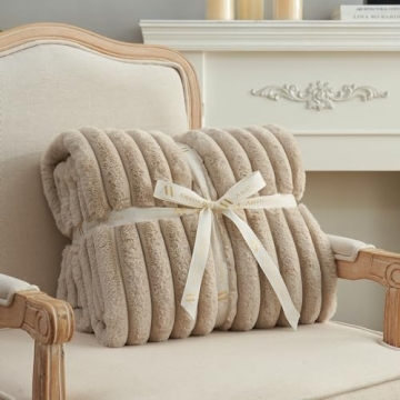 Luxurious Amélie Faux Fur Throw Blanket for Ultimate Comfort