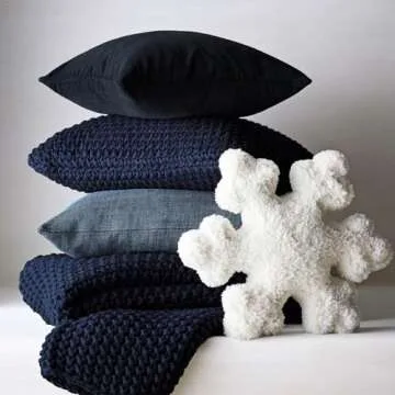 FRJINIE Snowflake Pillow,Christmas Throw Pillows Winter Snowflake Pillow White Decorative Pillow Plush Cute Pillow for Couch Sofa Bed Decoration (B, 15.8")