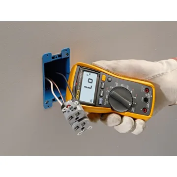Fluke 117 Digital Multimeter with Non-Contact Detection