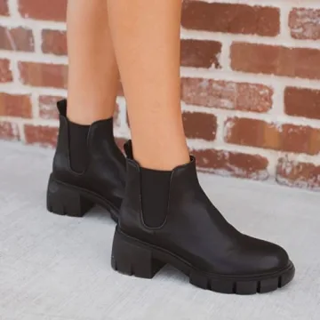 Stylish Juliet Holy Women's Chelsea Boots for Comfort & Style