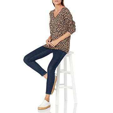 Amazon Essentials Women's Classic-Fit Lightweight Long-Sleeve V-Neck Sweater (Available in Plus Size), Camel Leopard, Large