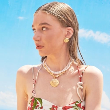 LILIE&WHITE Gold Seashell Stud Earrings for Women