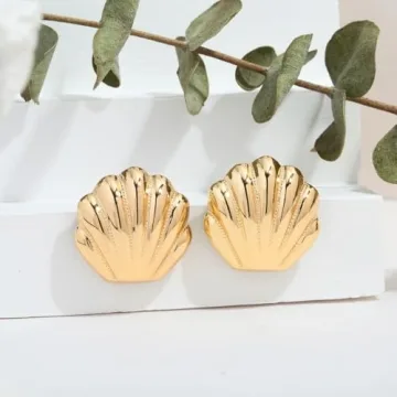 LILIE&WHITE Gold Seashell Stud Earrings for Women