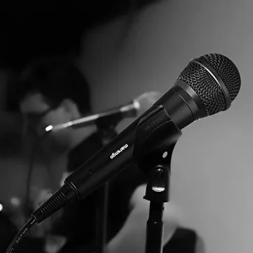 Marengo Cardioid Dynamic Vocal Microphone 13ft Cable