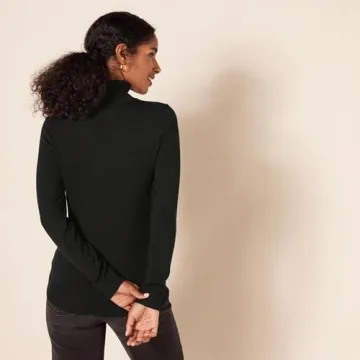 Amazon Essentials Women's Classic-Fit Lightweight Long-Sleeve Turtleneck Sweater (Available in Plus Size), Black, X-Small