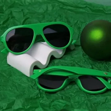 VANLINKER Retro Aviator Polarized Sunglasses for Men Women Trendy 70s Vintage Plastic Frame Sun Glasses VL9750 Green