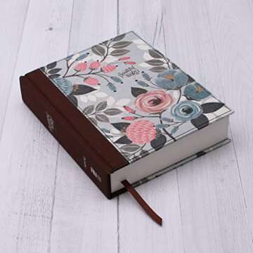 NIV, Beautiful Word Bible, Cloth over Board, Multi-color Floral: 500 Full-Color Illustrated Verses