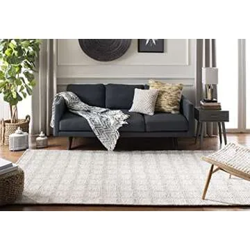 SAFAVIEH Marbella Collection Area Rug - 8' x 10', Beige, Handmade Wool, Ideal for High Traffic Areas in Living Room, Bedroom (MRB525B)