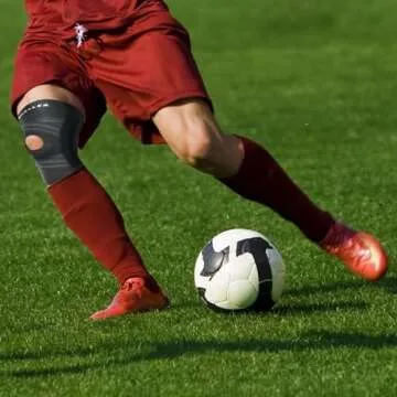 MUELLER Sports Medicine Self Adjusting Knee Stabilizer, Knee Pain Relief Support for Men and Women, Ideal for Arthritis, Sprains, Black, One Size