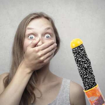 NUOBESTY Snake Cans Jump Spring Snake Toy Prank Jokes in A Can Toy Sweet Candy Can Snake Trick Toy for Halloween Carnival Party Supplies 3pcs