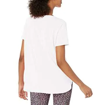 Amazon Essentials Women's Studio Relaxed-Fit Lightweight Crewneck T-Shirt (Available in Plus Size), White, Large