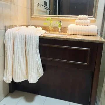 YTYC 39x78 Inches Oversized Bath Sheets Towels Set Extra Large Towels for Bathroom Luxry Plush Super Soft Absorbent Stripe Hanging Loop Microfiber Shower Towels 80% Polyester (Cream, 2PCS)