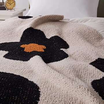 Soft Plush Floral Fleece Blanket Fuzzy Beige Throw Blanket for Bed Sofa Couch, Bedroom Decor Gift Blanket for Kids Teens Boys Girls Women - 71"x51", Beige