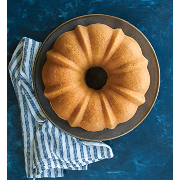 Nordic Ware Treat Bundt Pan Lightweight 12-Cup Bakeware