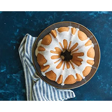Nordic Ware Treat Bundt Pan Lightweight 12-Cup Bakeware